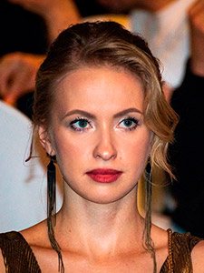 Стрельникова Арина